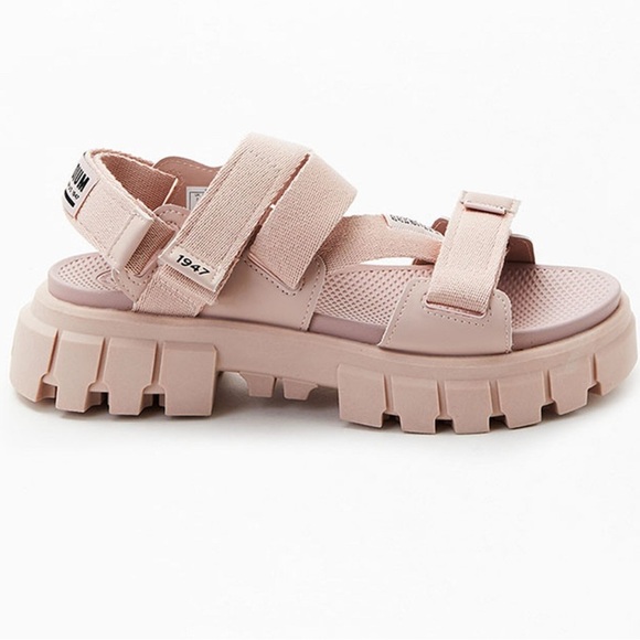 Palladium Women's Revolt Mono Sandals size 7 - Picture 1 of 8